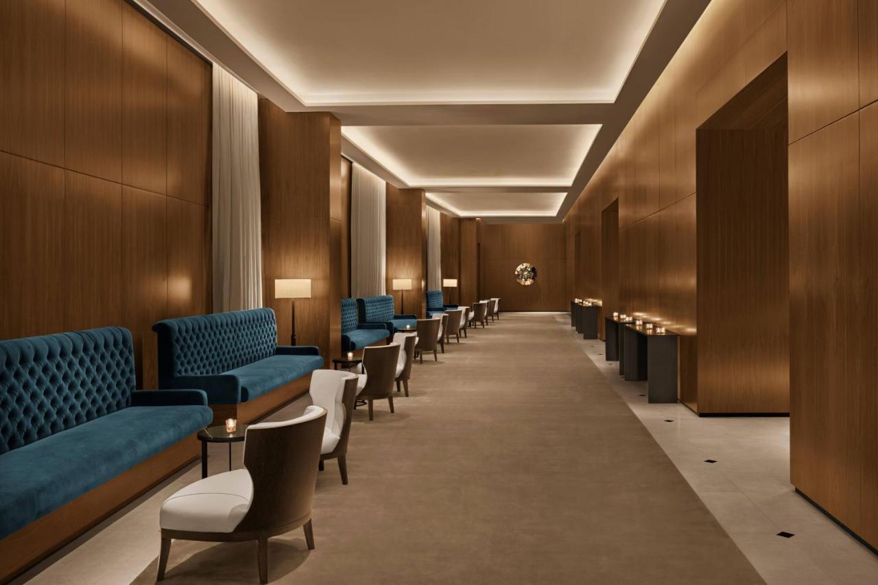 The Abu Dhabi Edition Eksteriør billede The interior of the lounge