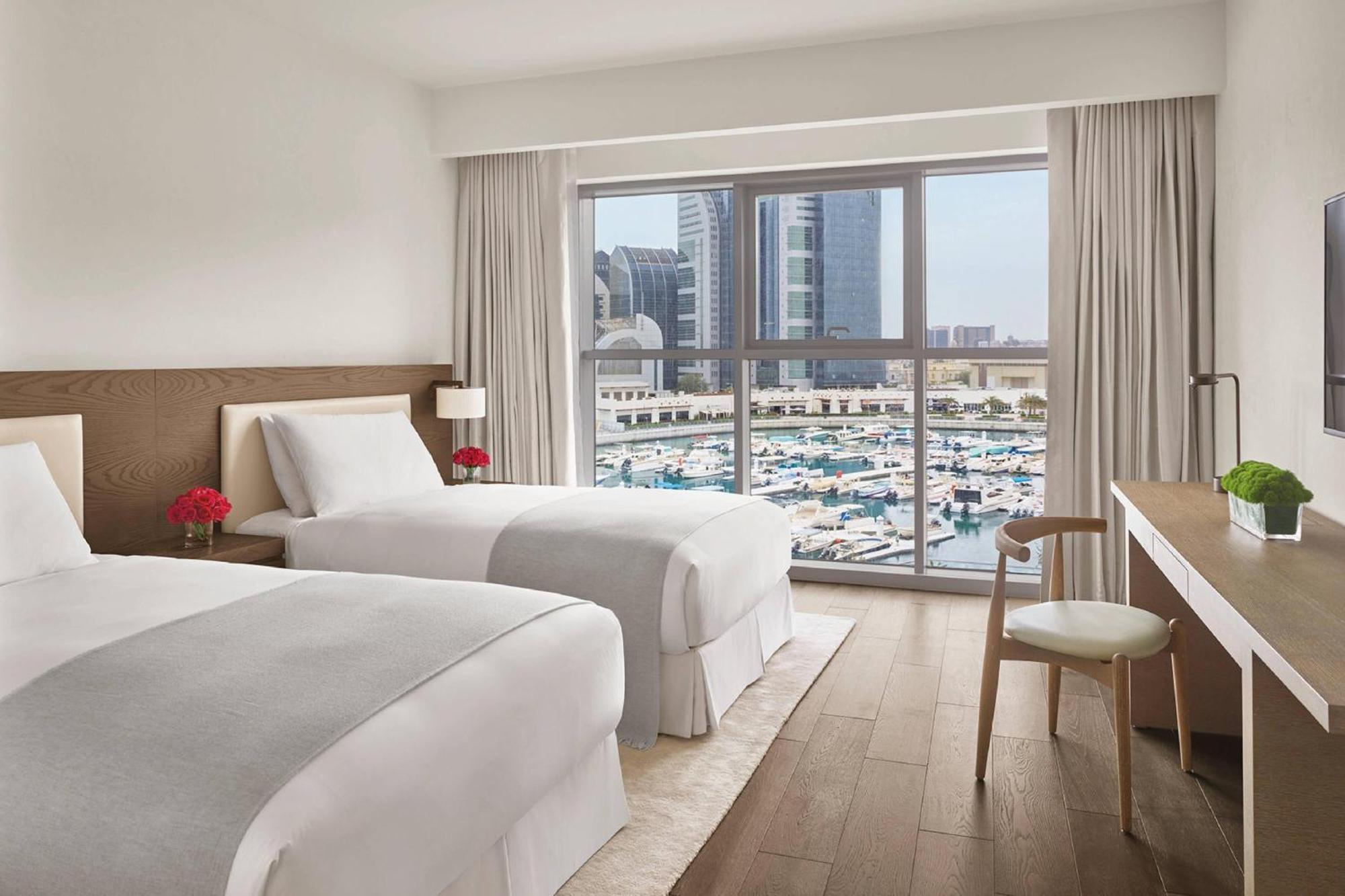 The Abu Dhabi Edition Eksteriør billede A guest room at the hotel
