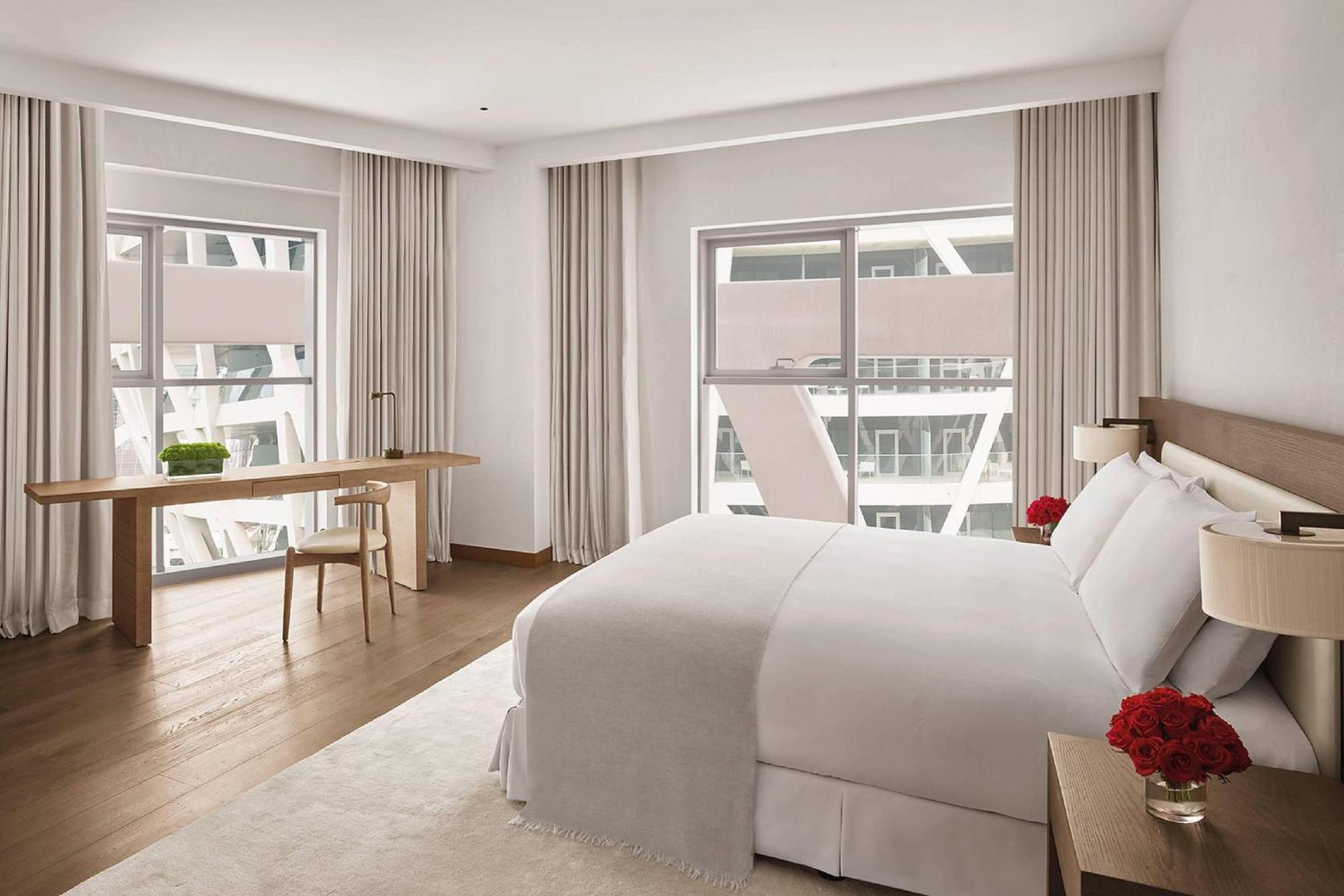 The Abu Dhabi Edition Eksteriør billede A bedroom at The London West Hollywood